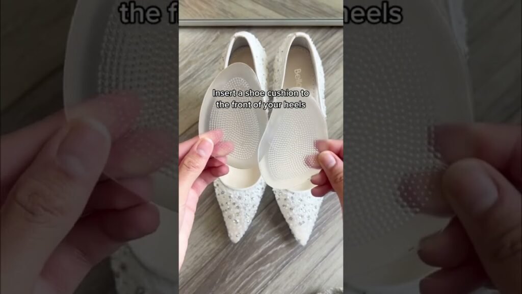 womenʼs footwear accessories videos