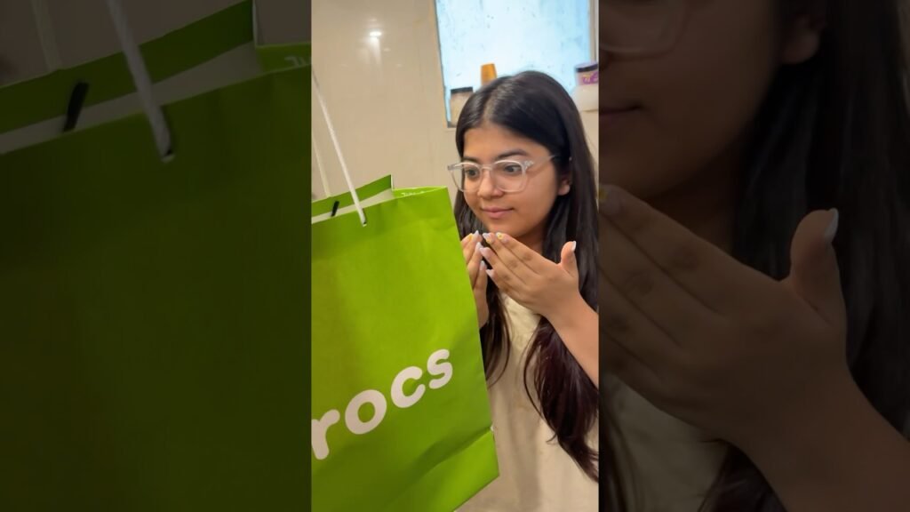 womenʼs footwear accessories videos