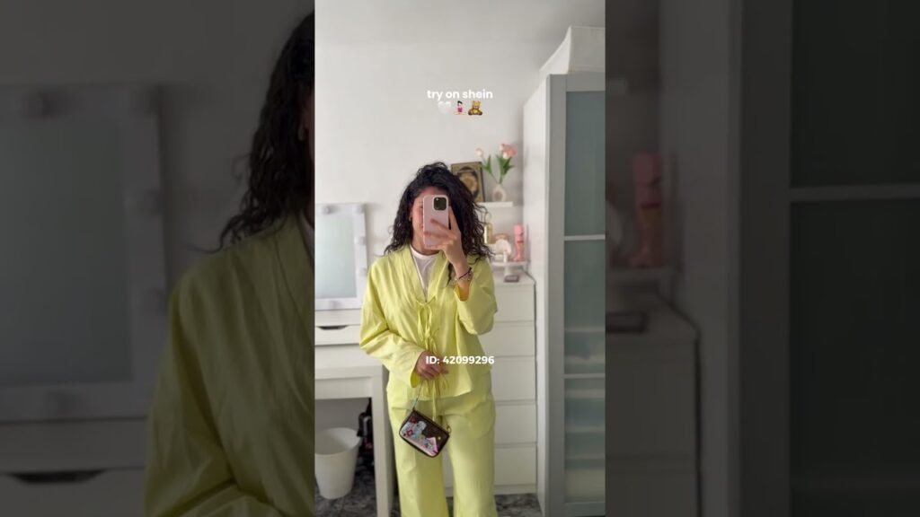 Women Seasonal Fashion Trends Videos