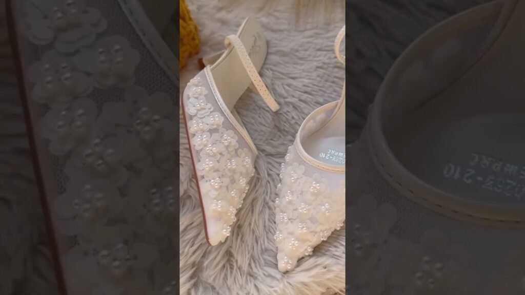 womenʼs footwear accessories videos